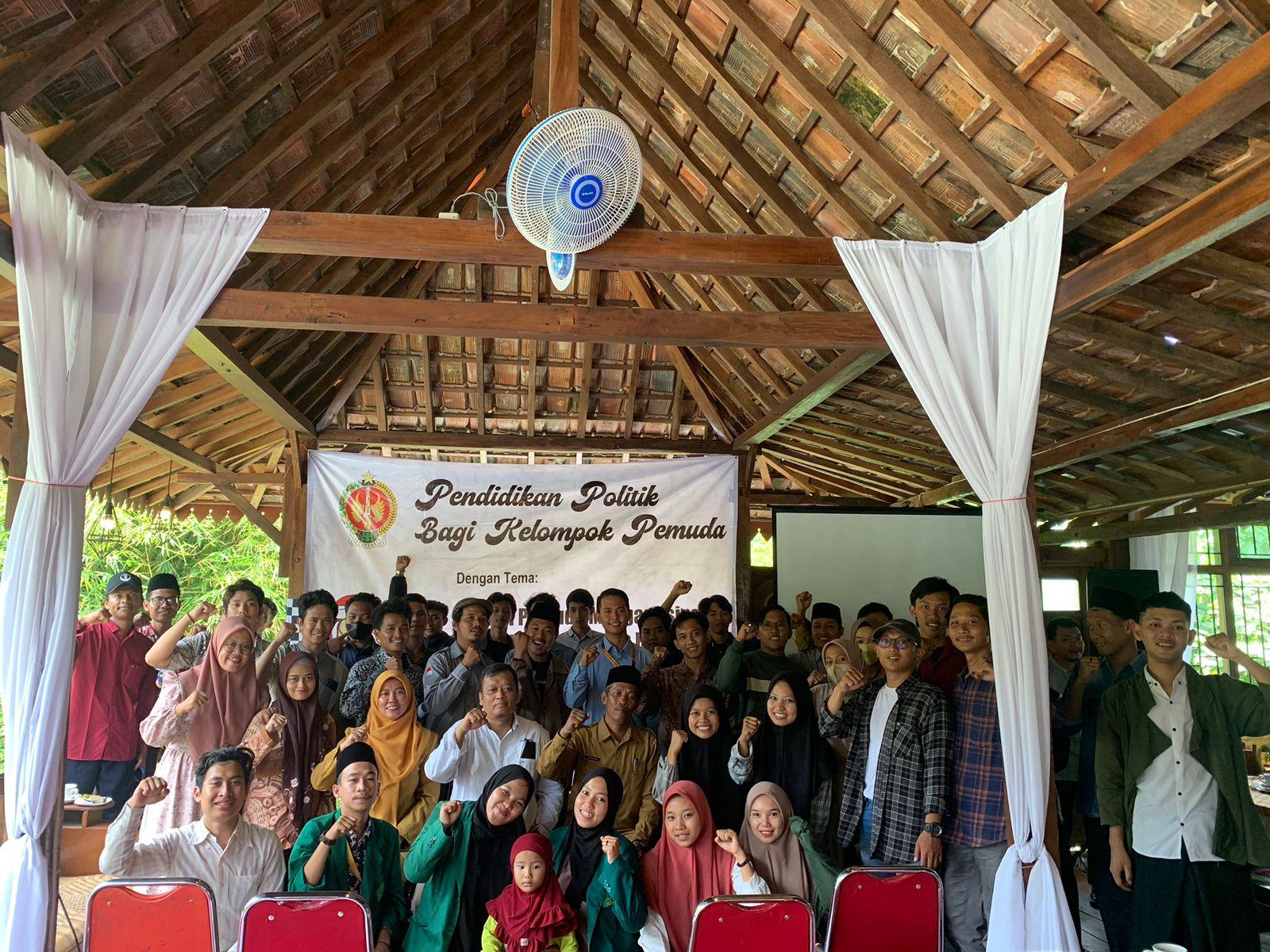 Kerjasama dengan DPRD, KPU, dan Bawaslu DIY, KKN IIQ An Nur Adakan Pendidikan Politik bagi Pemuda