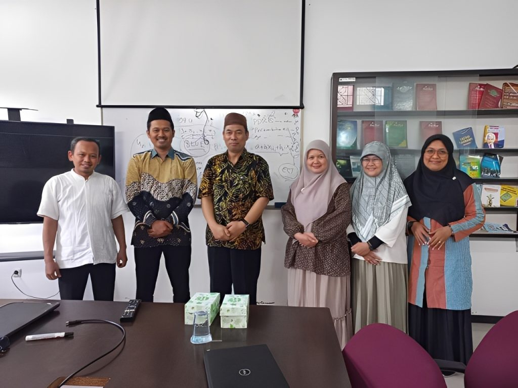 Pelatihan Metode Penelitian Kuantitatif 768x576 1 - IIQ An Nur Yogyakarta Dorong Peningkatan Kompetensi Dosen melalui Pelatihan Metodologi Penelitian Kuantitatif