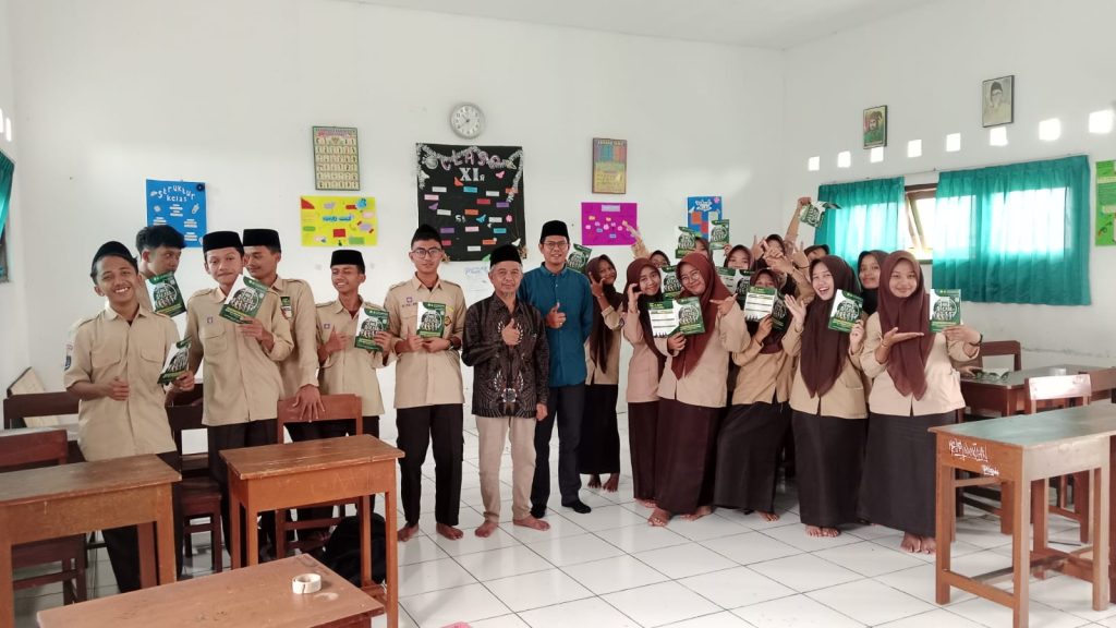 ambil 111111 WhatsApp Image 2026 02 11 at 15.55.59 1 - Tim Admisi IIQ An Nur Yogyakarta Kampanyekan “Santri Harus Kuliah” di Dua Provinsi
