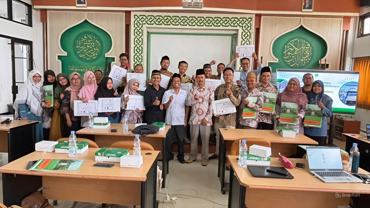 Kopertais Wilayah III DIY Serahkan Sertifikat Pendidik dan Gelar Pembinaan Dosen PTKIS di IIQ An Nur Yogyakarta